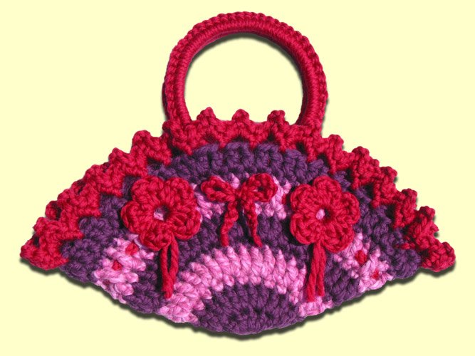 http://www.angelyarns.com/kits/images/fan-bag-lg.jpg