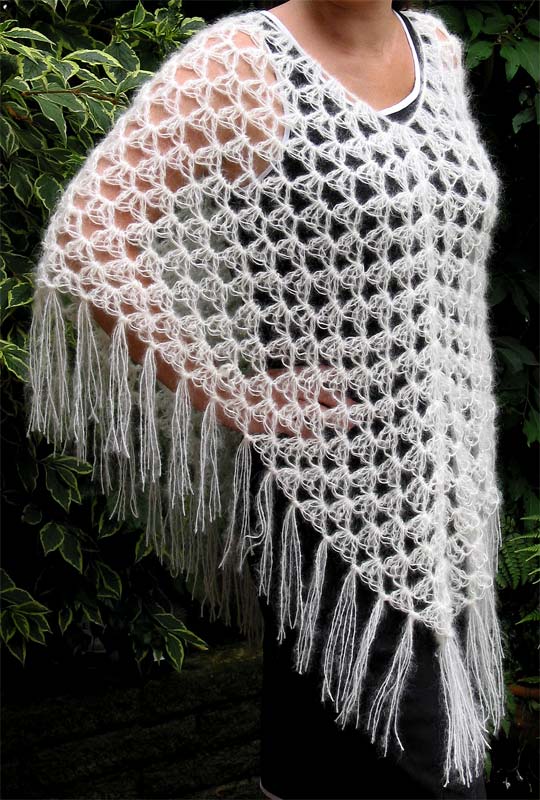 LACY PONCHO CROCHET PATTERN – Easy Crochet Patterns